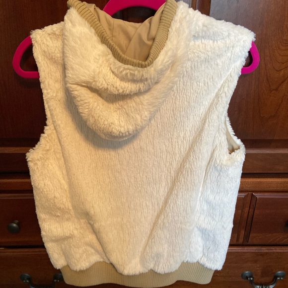 Women’s Patagonia vest - Picture 3 of 3